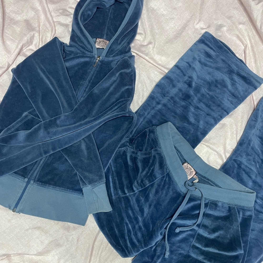 Juicy Couture Blue Velour Tracksuit - Picture 2 of 3